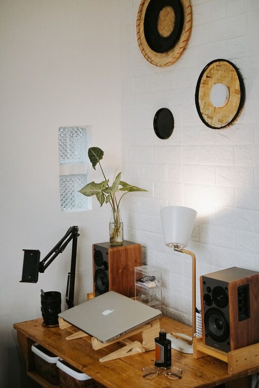 Tips for Organizing a Cozy and Functional Home Workspace